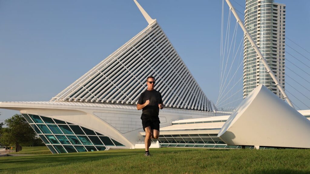 Milwaukee doctor tackles 7 marathons in 7 days across 7