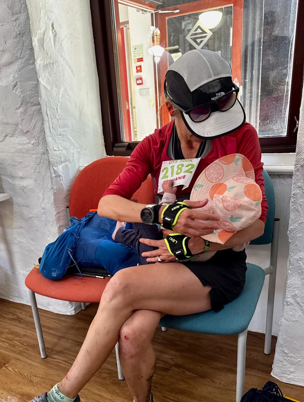 Canadian ultramarathoner stephanie case wins 100 km race while breastfeeding her