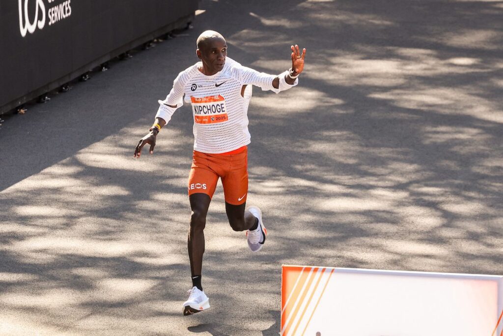 Eliud kipchoge gifts barack obama marathon shoes, discusses legacy and