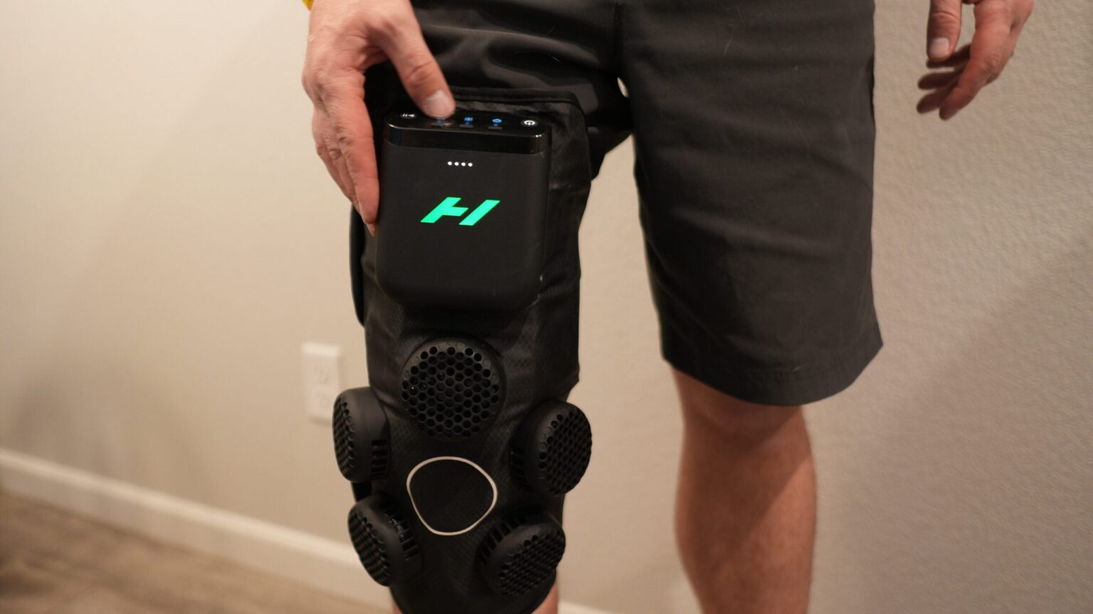 Triathlete conquers 140.6 miles with hyperice x 2’s revolutionary knee